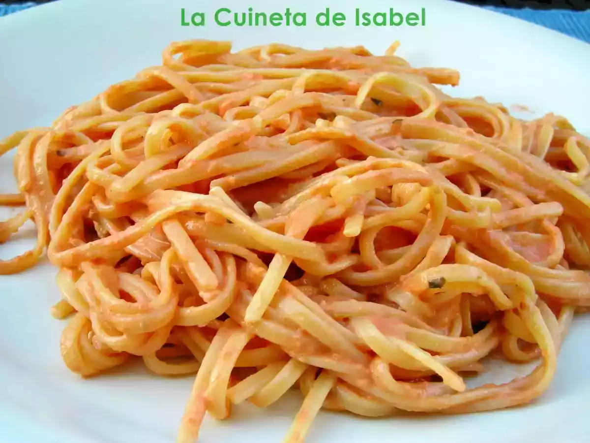Tallarines a la Crema Rosa