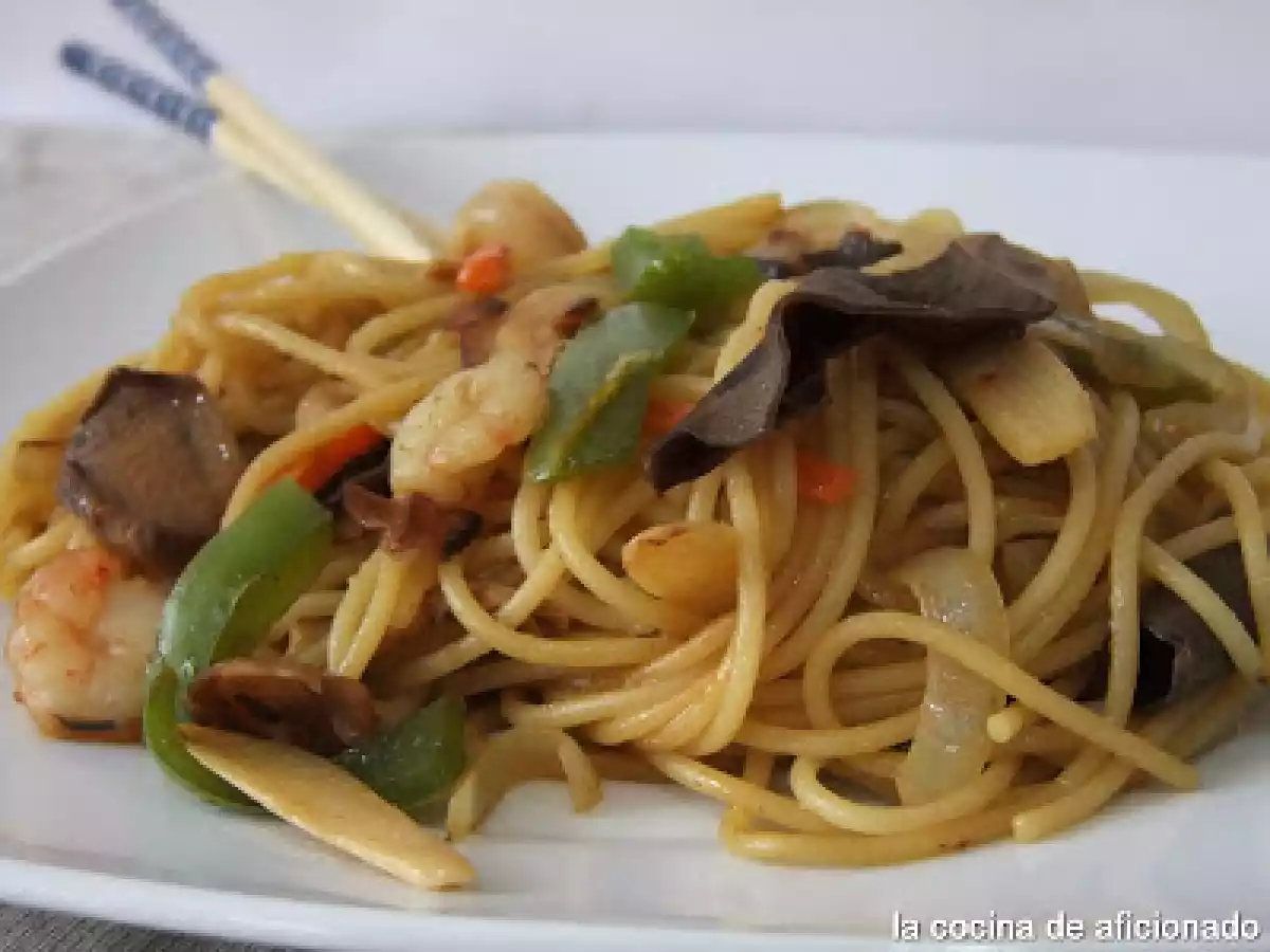 Tallarines al estilo oriental