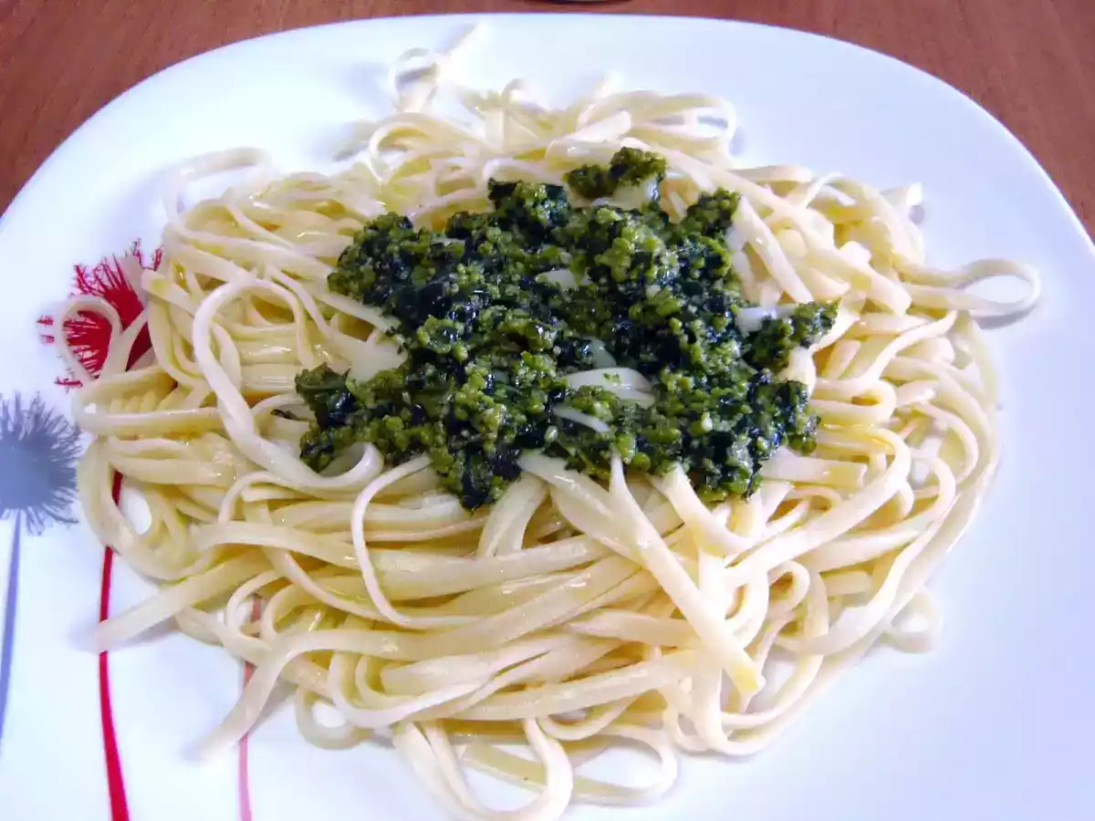 Tallarines al pesto casero