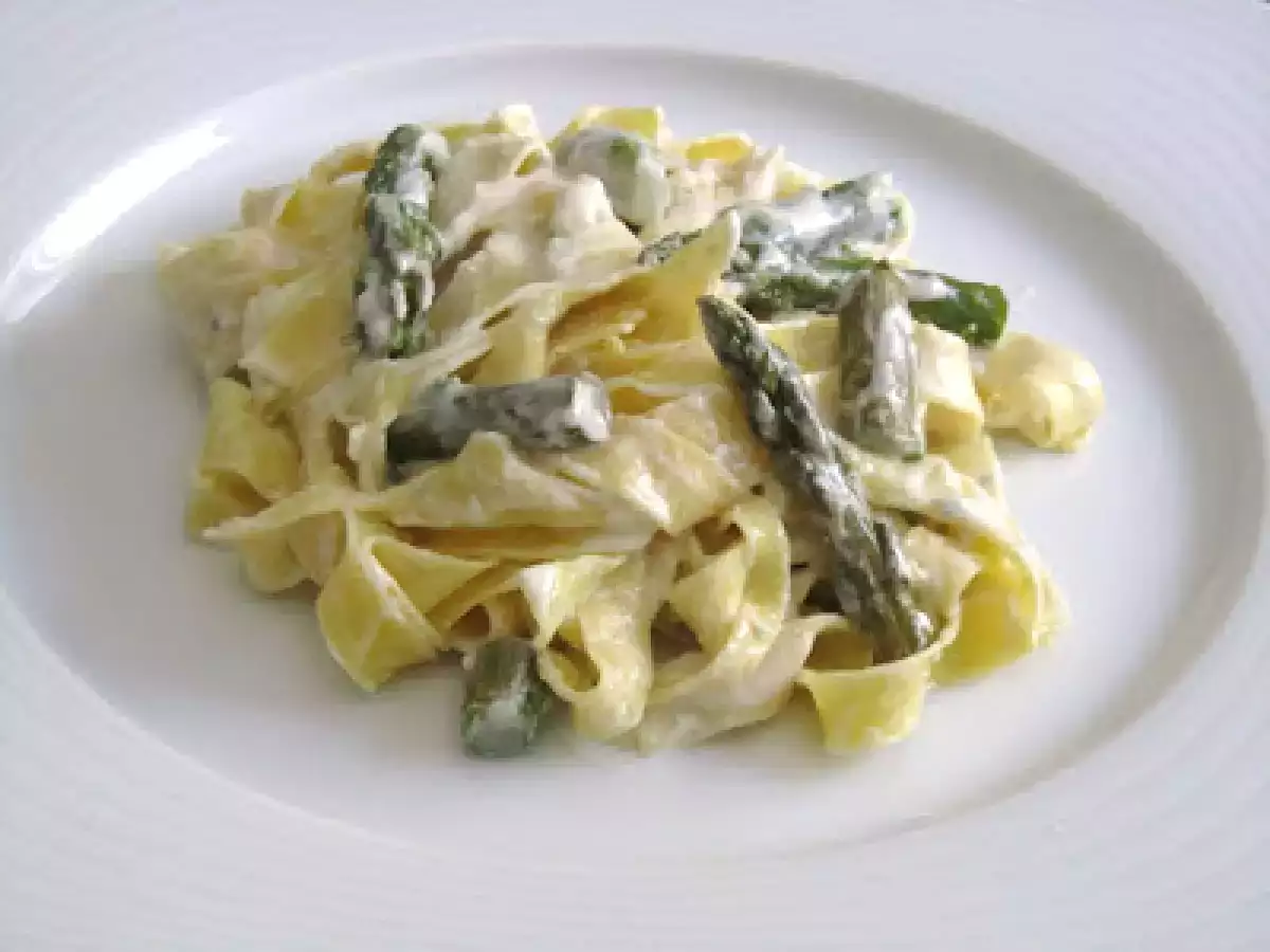 Tallarines con Esparragos y Gorgonzola - foto 2