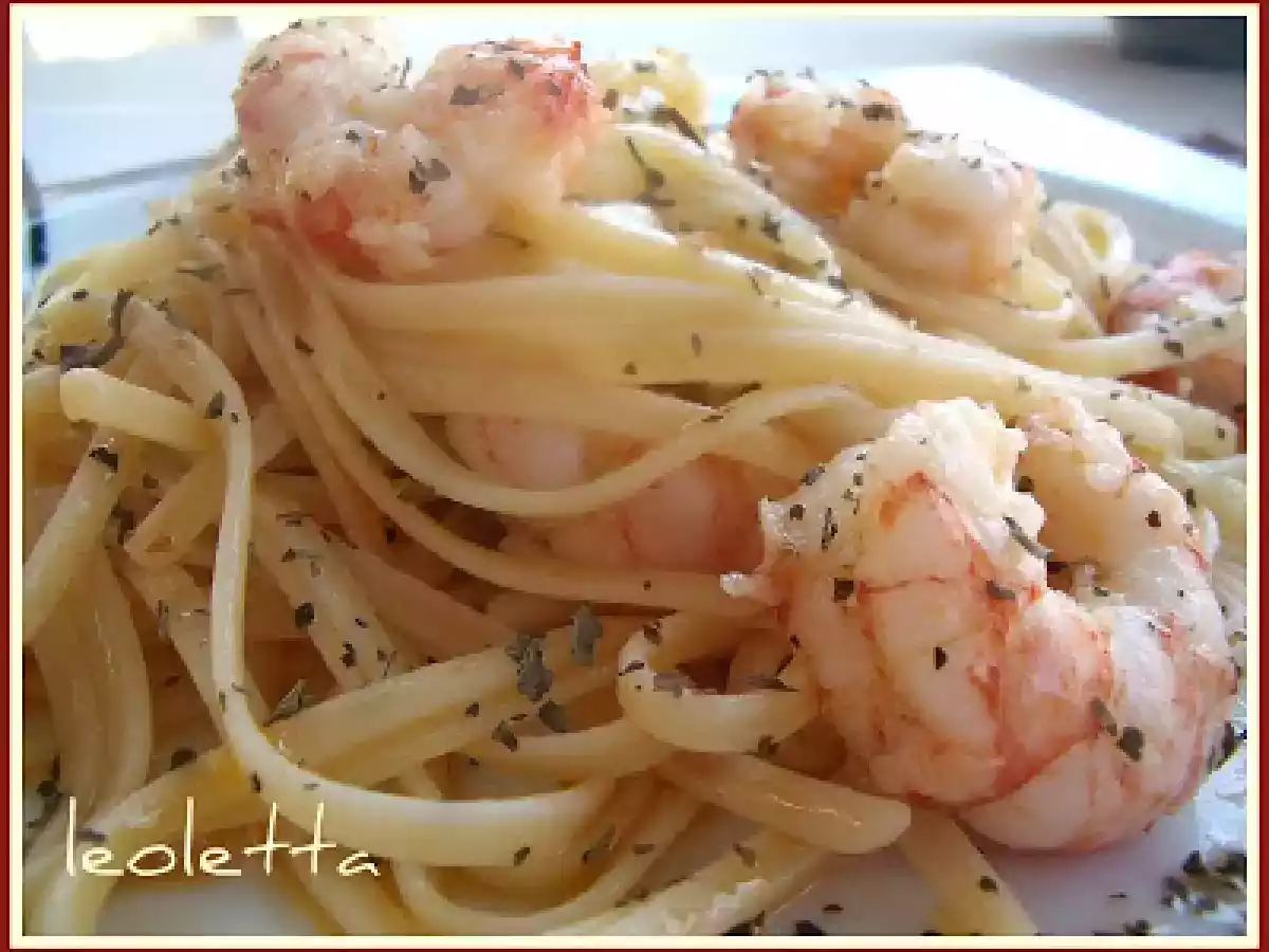 TALLARINES CON GAMBAS Y ALBAHACA