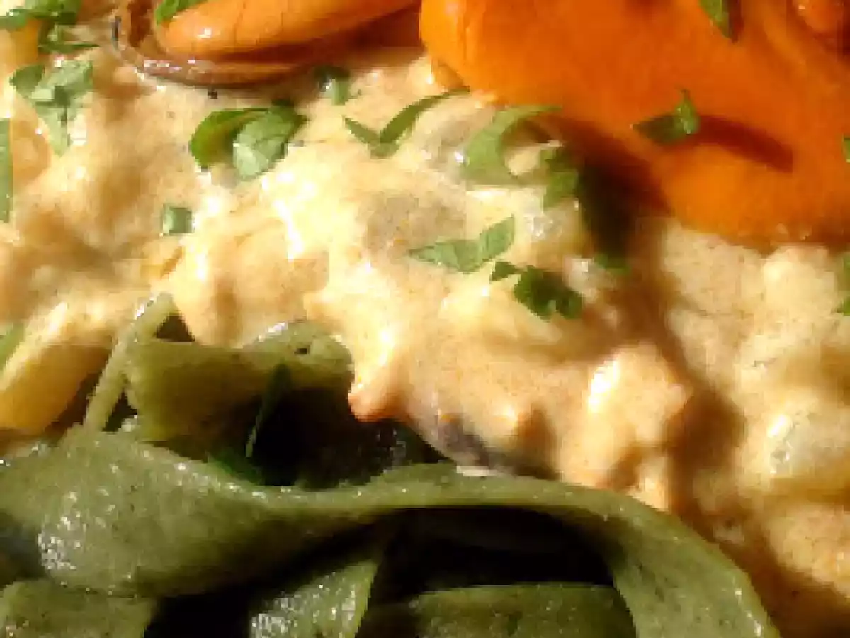 TALLARINES CON SALSA DE MEJILLONES