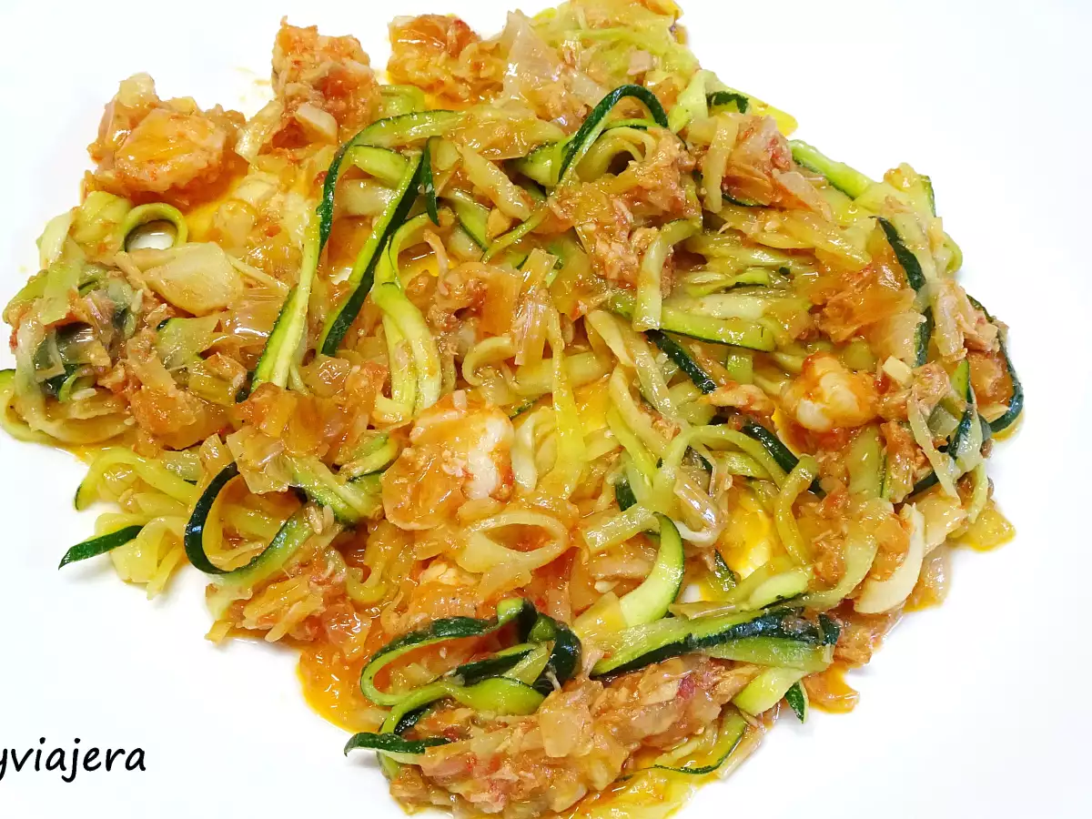 Tallarines de calabacín con langostinos y bonito - foto 2