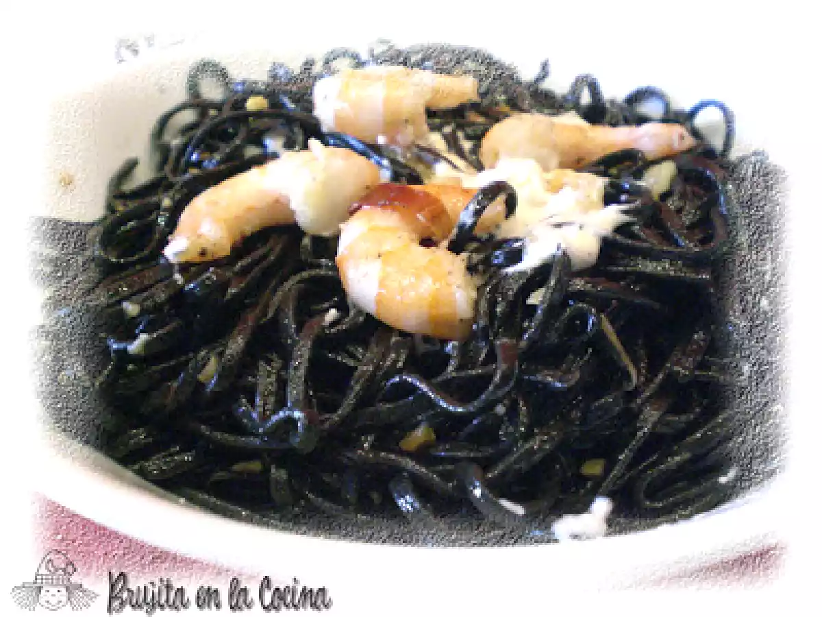 Tallarines de sepia con langostinos - foto 2