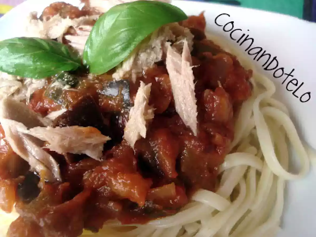 Tallarines express básicos con pisto y atún