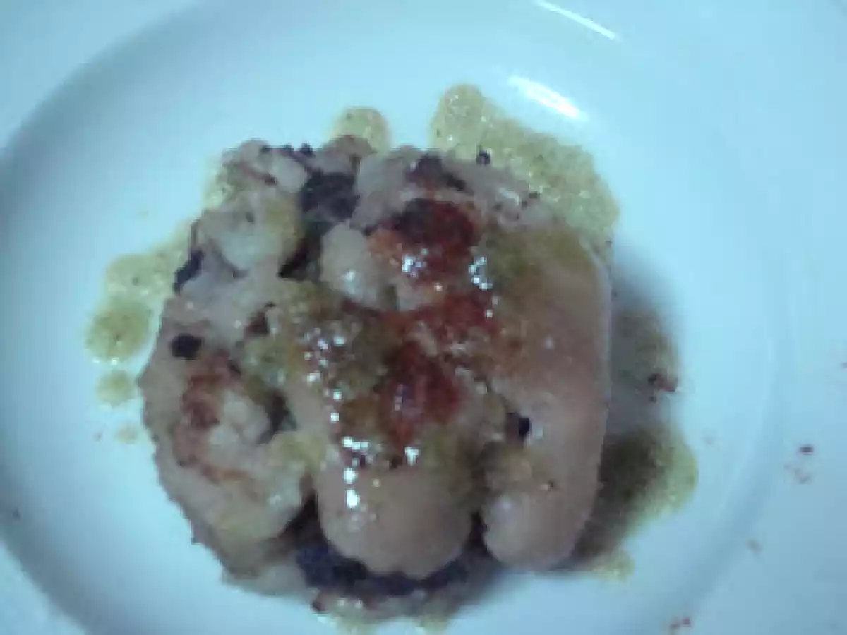 Tambor de pies de cerdo con butifarra negra