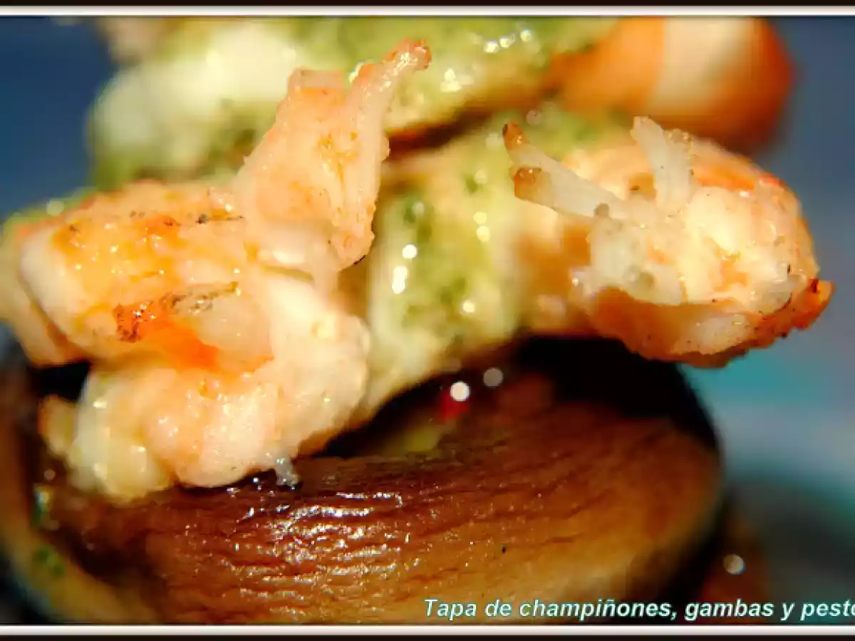 Tapa de champiñones, gambas y pesto. - foto 2