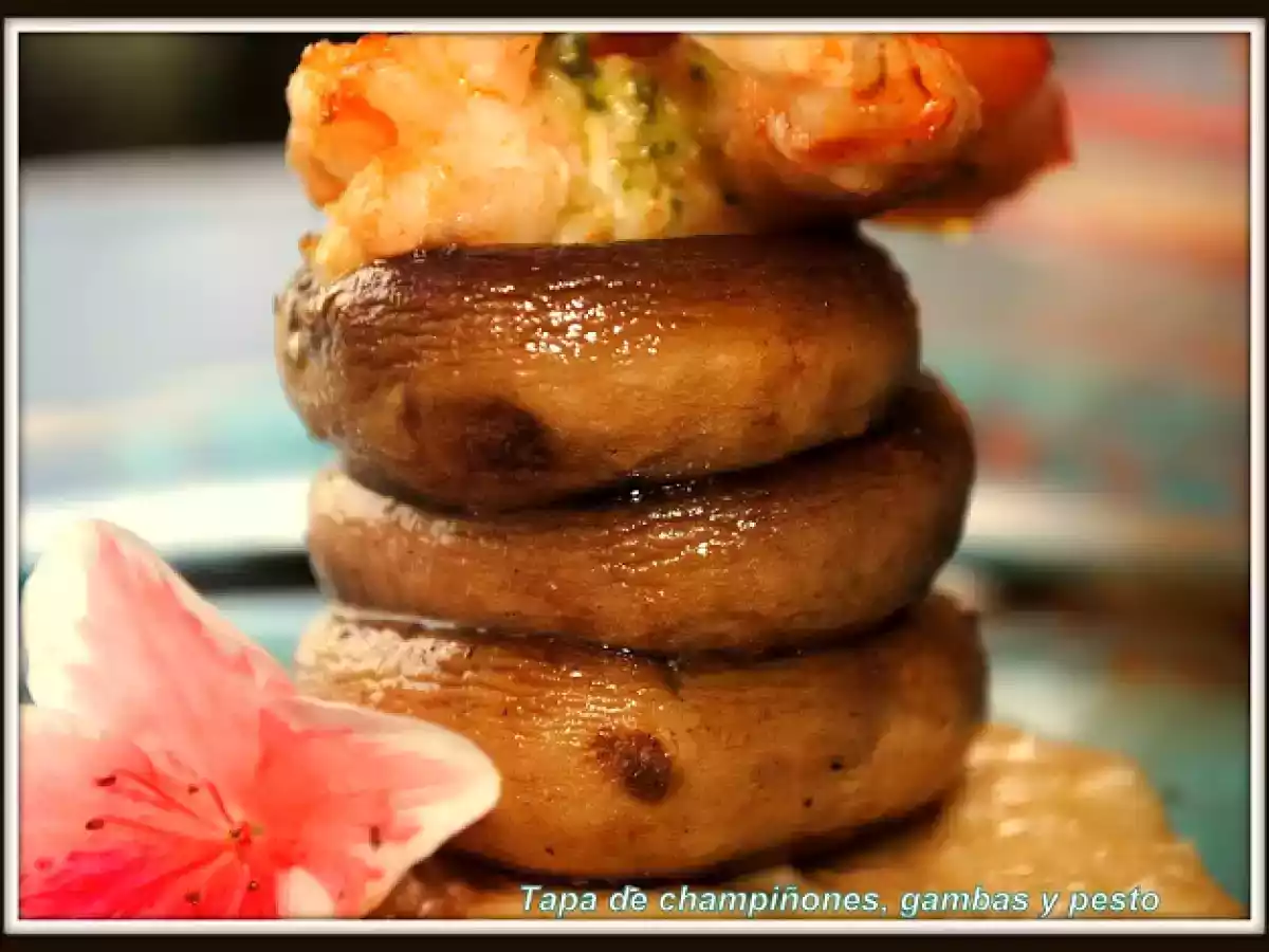 Tapa de champiñones, gambas y pesto. - foto 4