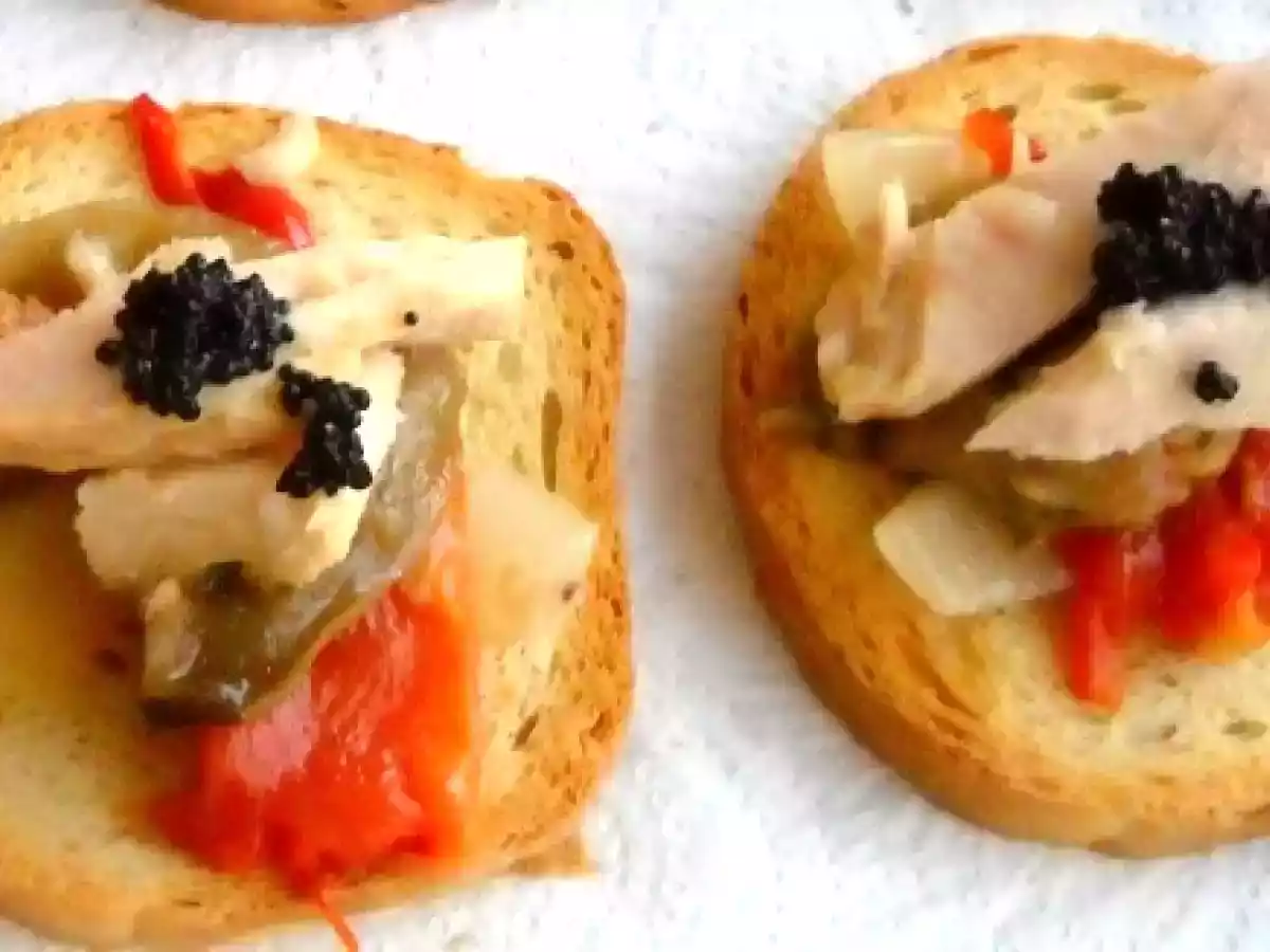 Tapa de escalivada con bonito del norte - foto 2