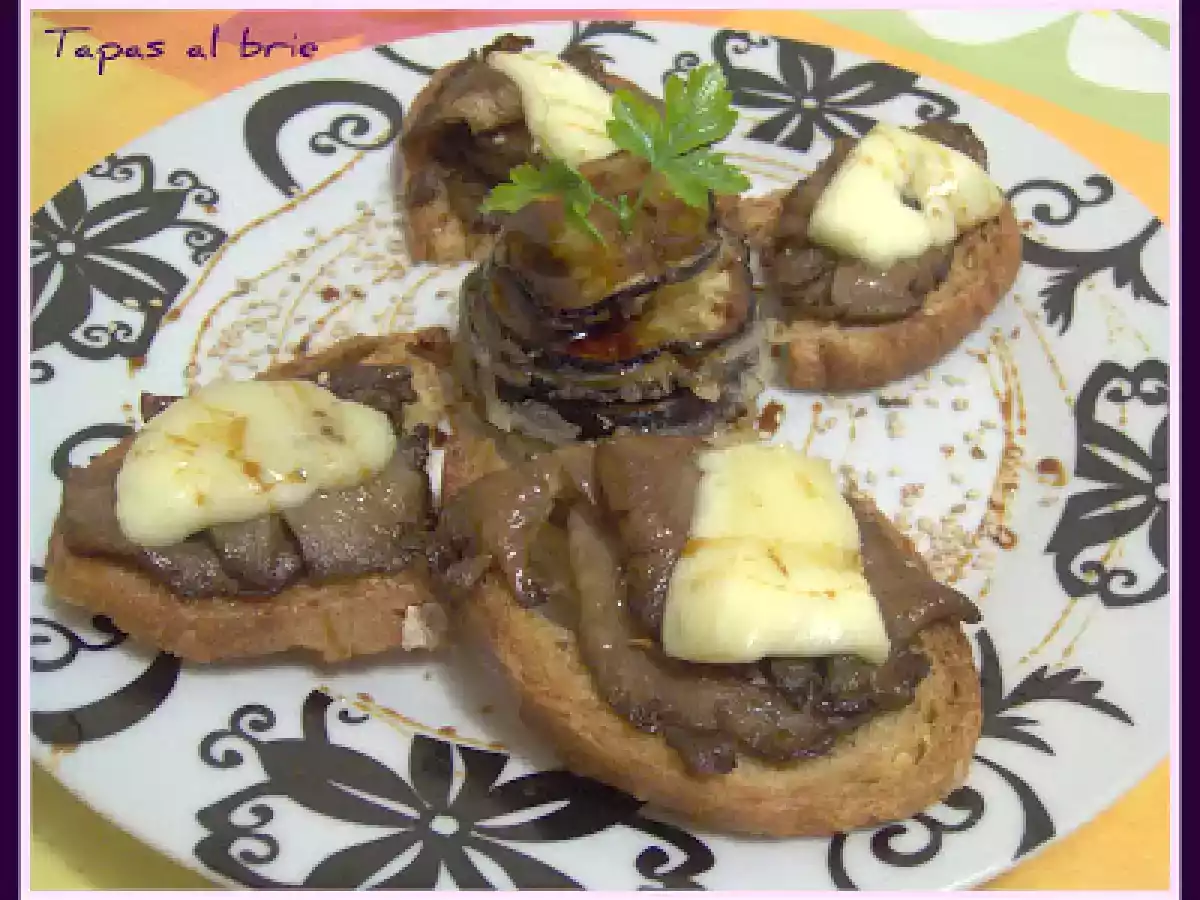 TAPAS AL BRIE