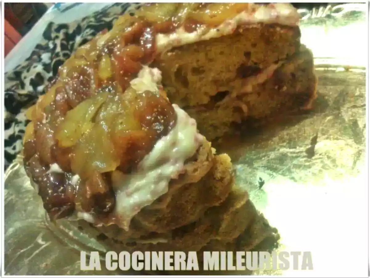 Tarta absoluta de higos y manzanas con chocolate blanco con crujiente de fresas - foto 2