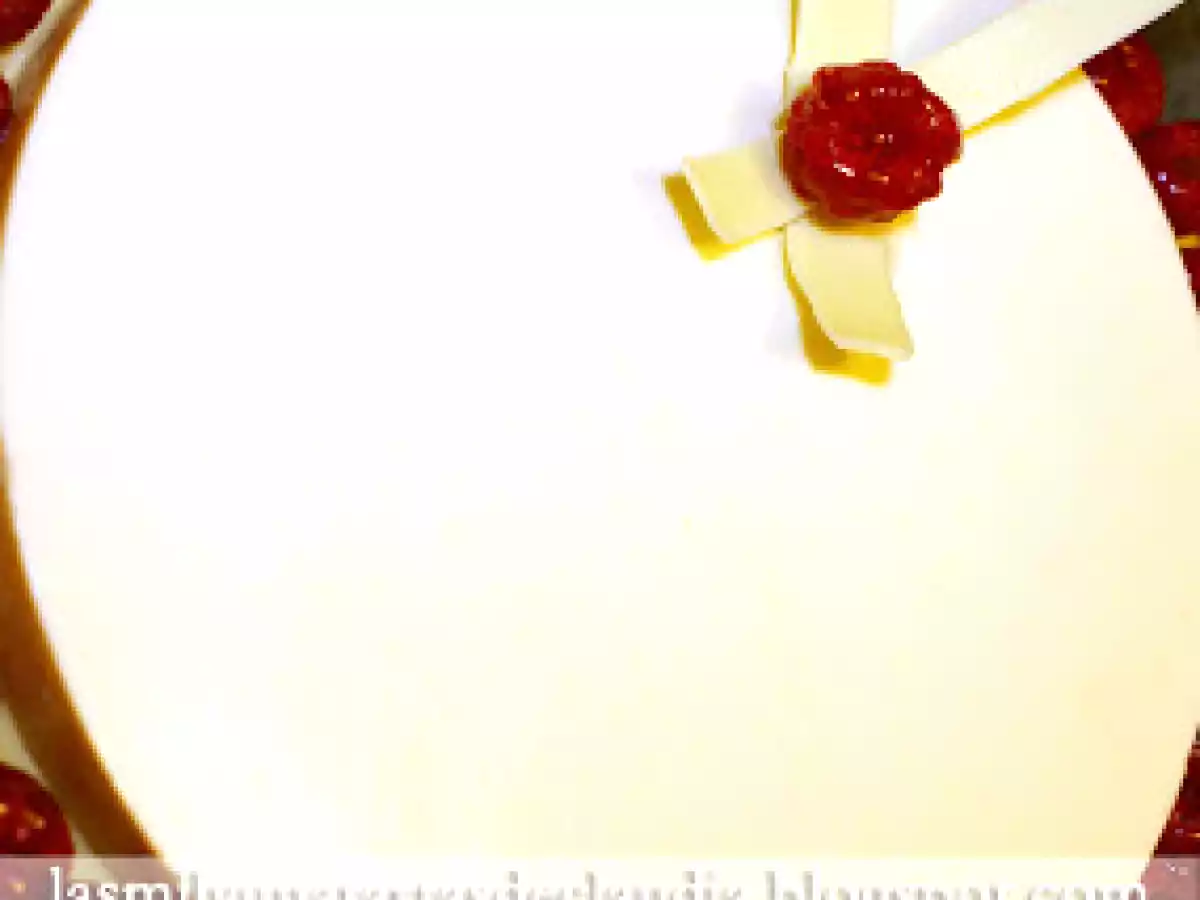 Tarta bavaroise de queso con crema de mango y frambuesas - foto 2