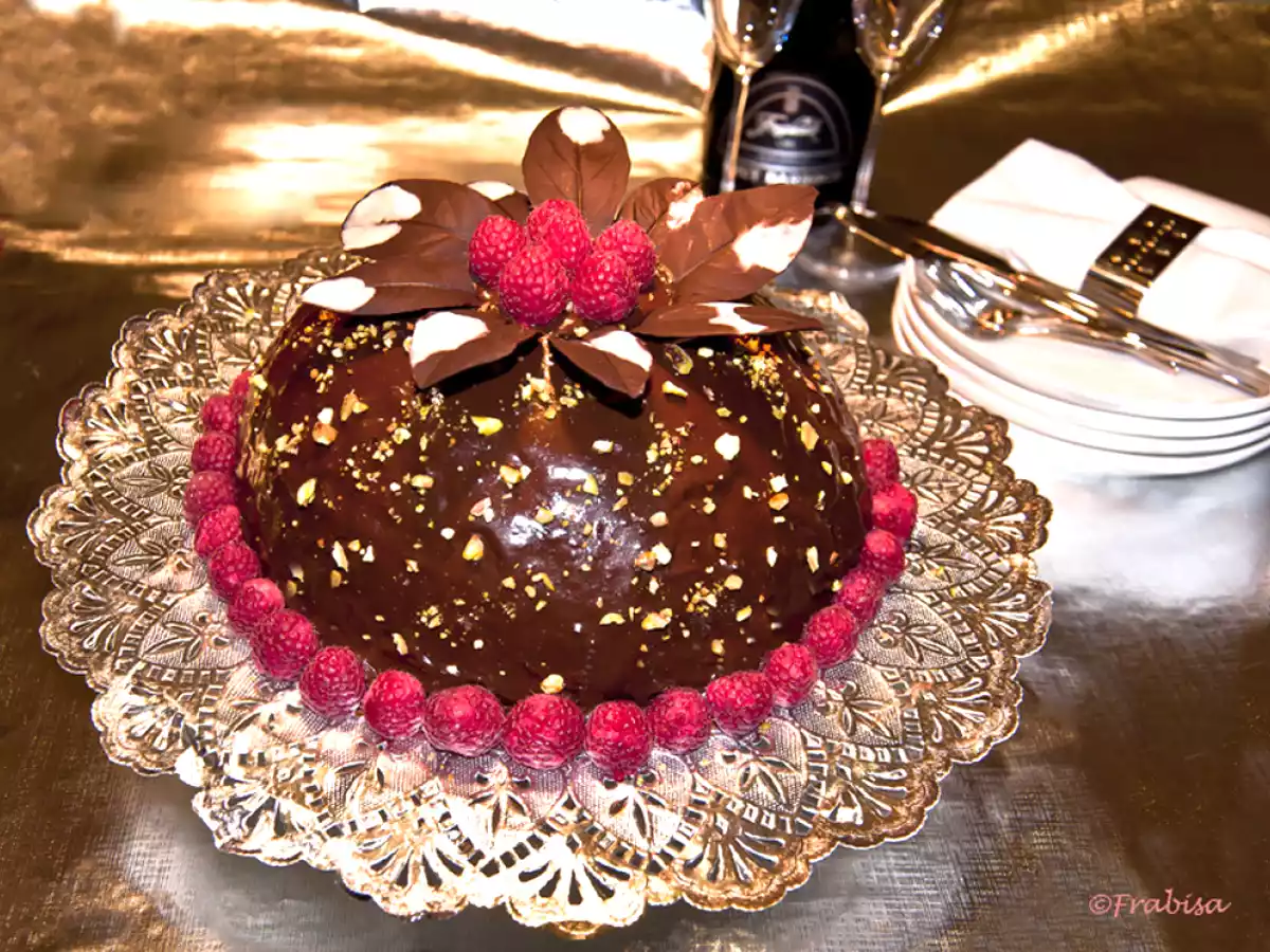 Tarta BOMBA de chocolate y turrón.