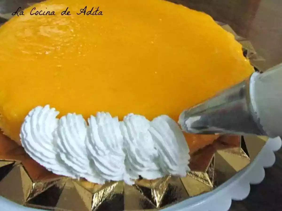 Tarta capuchina decorada con merengue italiano y almendras - foto 17