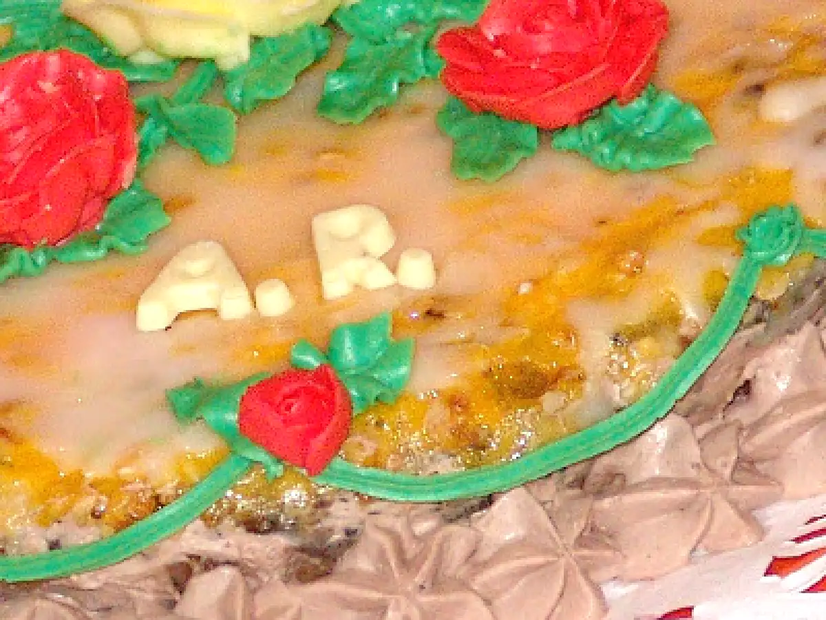 TARTA CARBAYON CON ROSAS de mantequilla