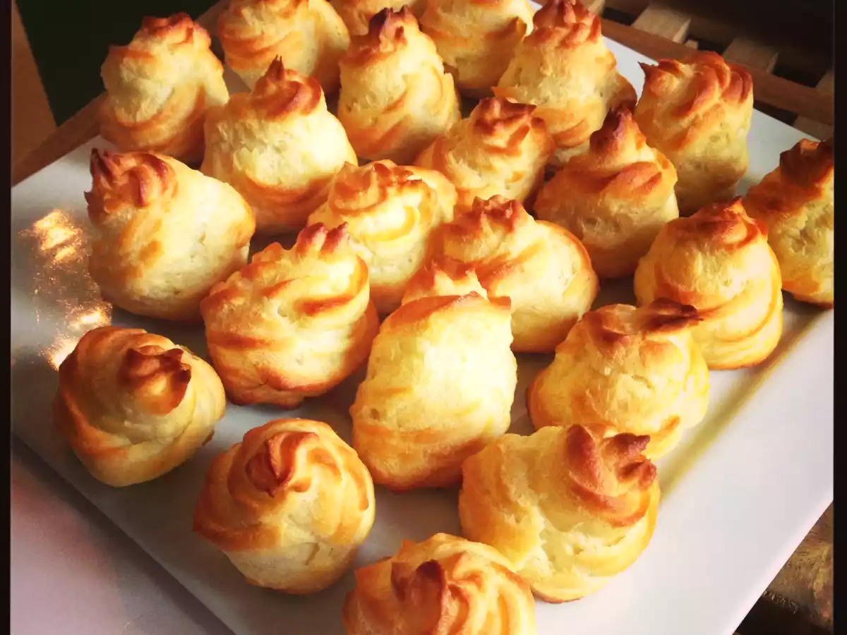 TARTA CHEESECAKE DE CAFÉ CON PROFITEROLES DE CHOCOLATE Y NATA - foto 7