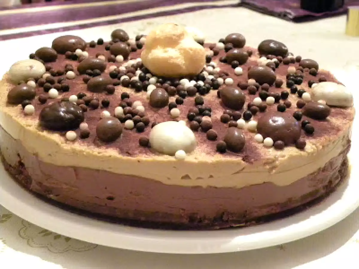 TARTA CHOCO-CAPUCCINO CON PROFITEROLES - foto 2