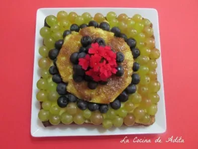 Tarta con uvas fresas y arándanos - foto 11