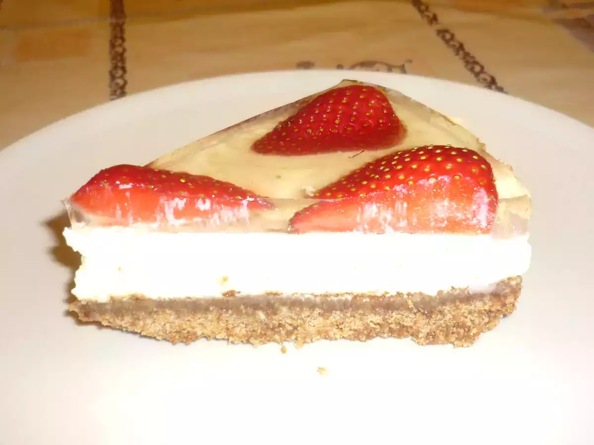 Tarta Cremosa de Gelatina de Fresa.