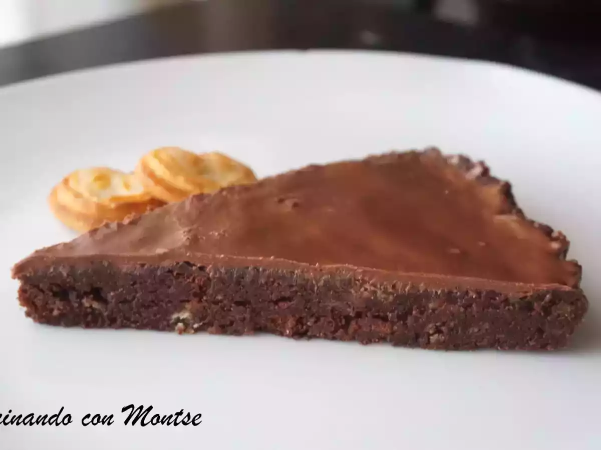 Tarta crujiente de galletas y chocolate