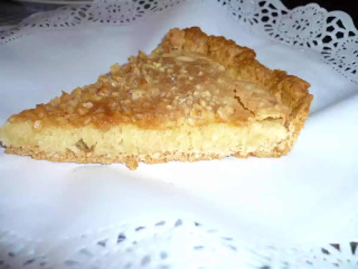 Tarta de almendra y piñones - foto 2