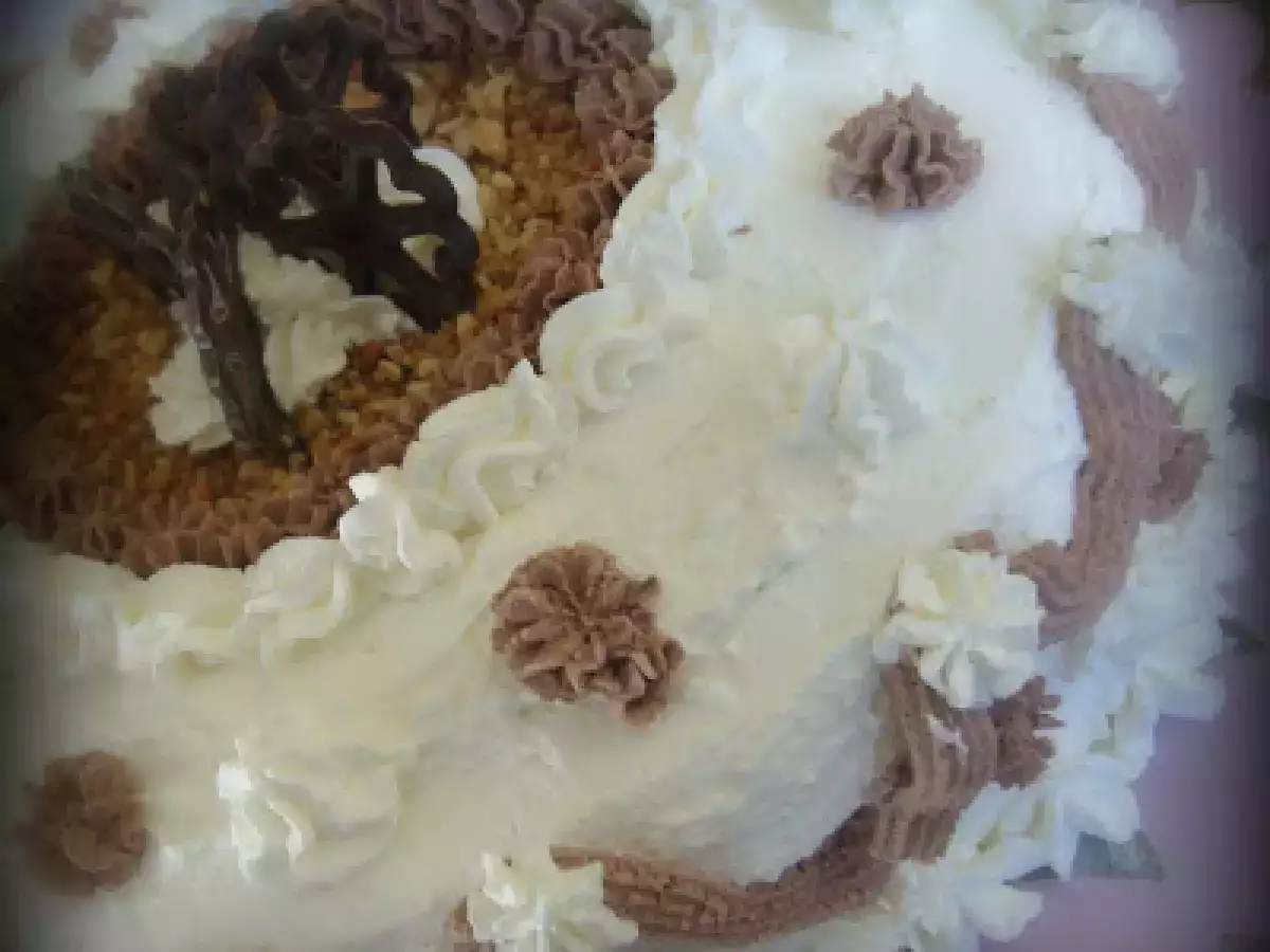 Tarta de Bizcocho Genovés y Nata