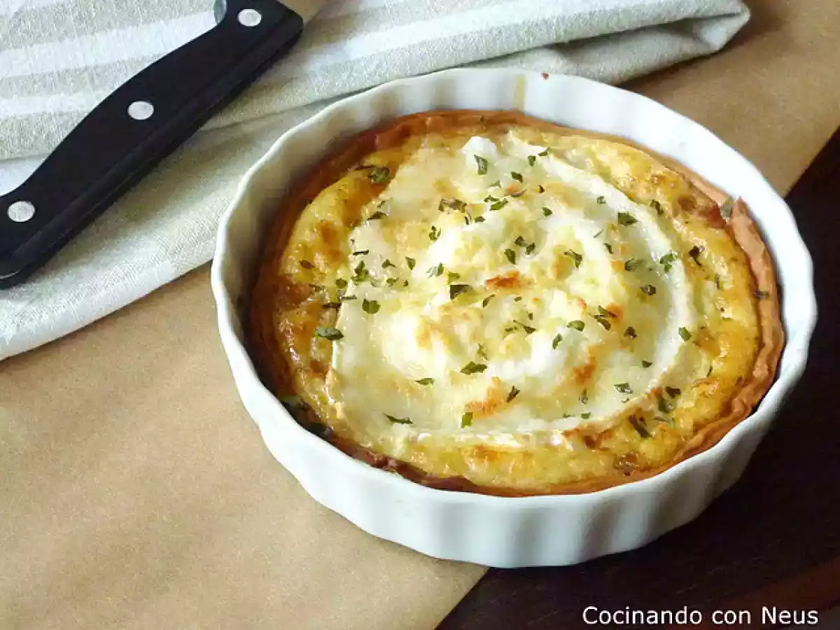 Tarta de cebolla caramelizada con queso de cabra