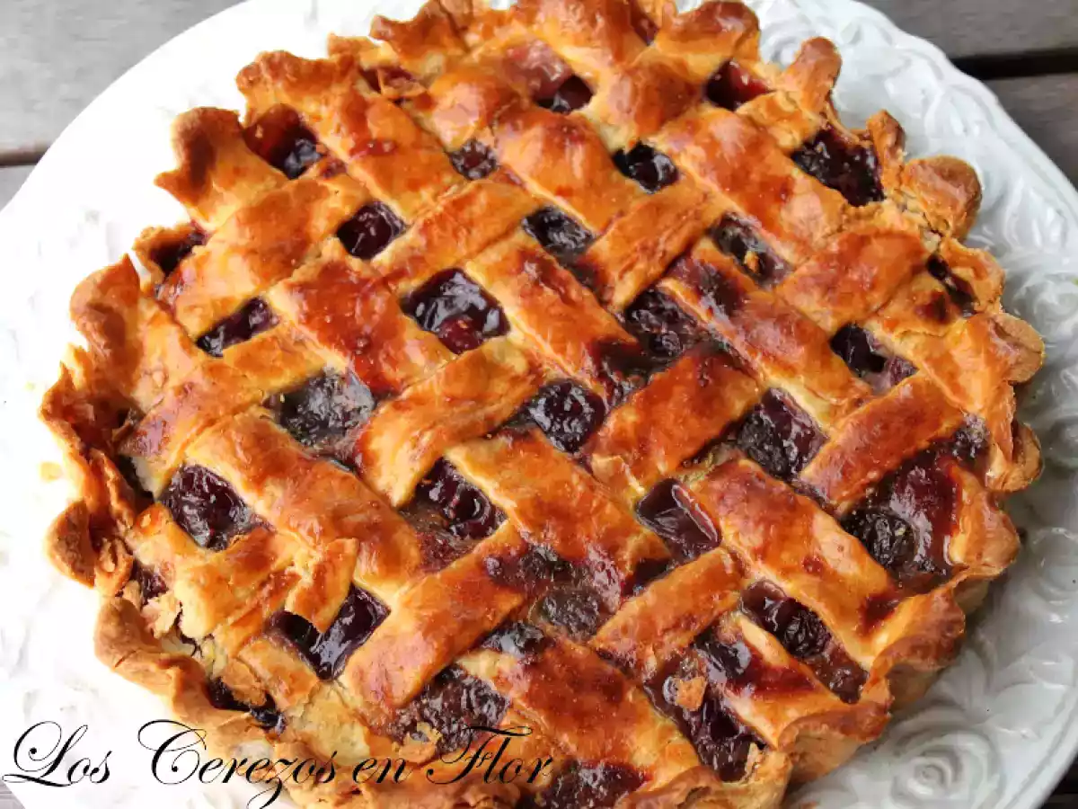 Tarta de Cerezas con pasta quebrada