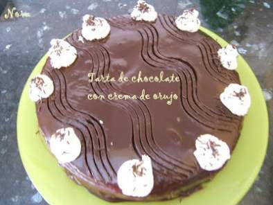 Tarta de chocolate con crema de orujo.