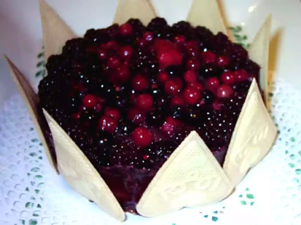 Tarta de chocolate con frutos del bosque - foto 2