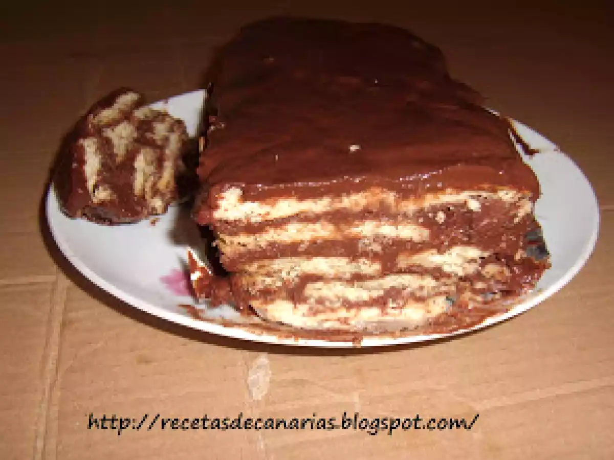 Tarta de chocolate con galletas