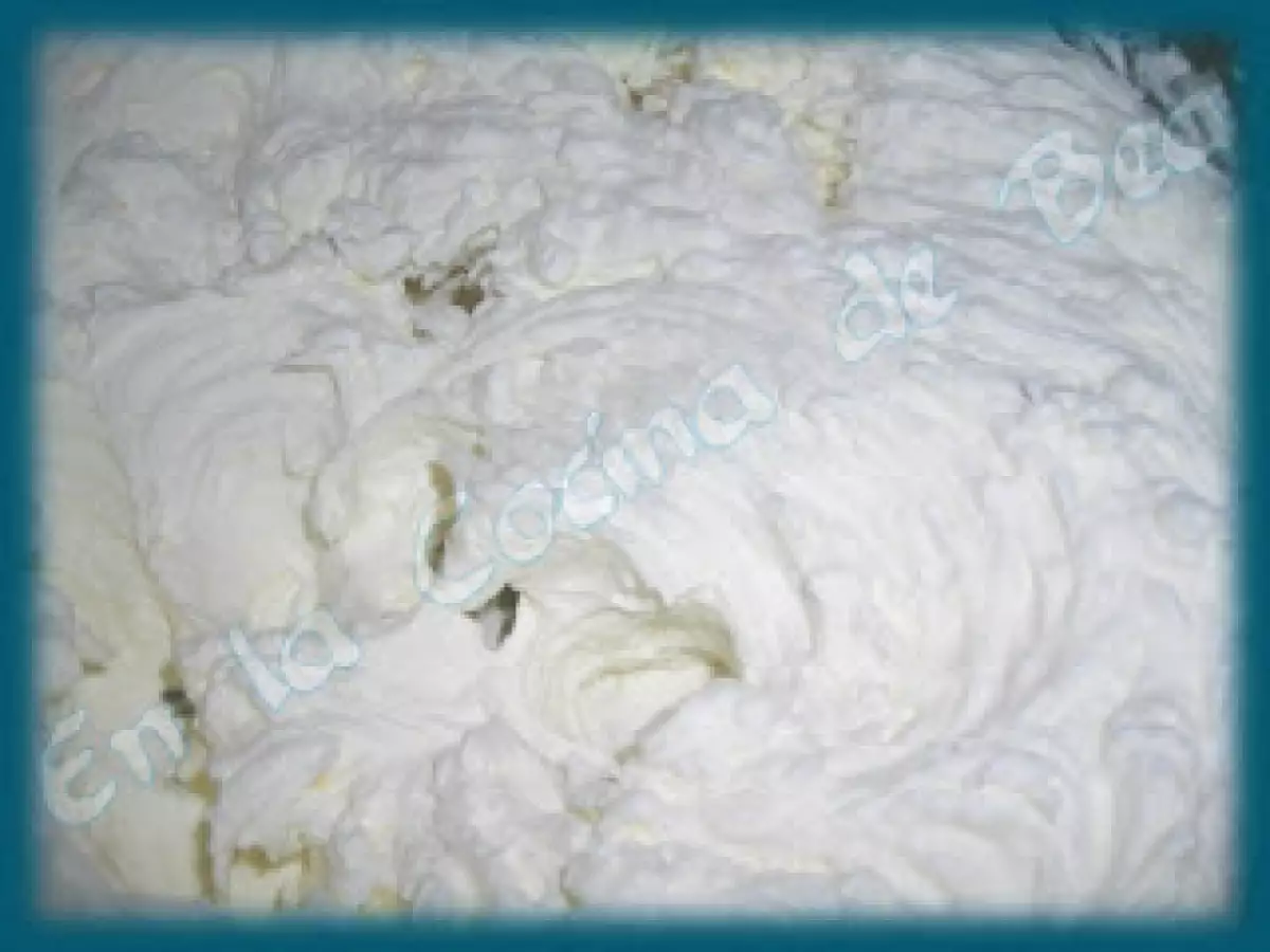 Tarta de chocolate y chantilly - foto 2