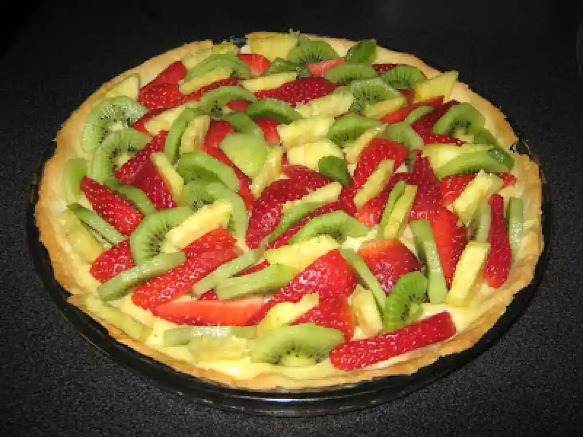 Tarta de crema de almendras y frutas