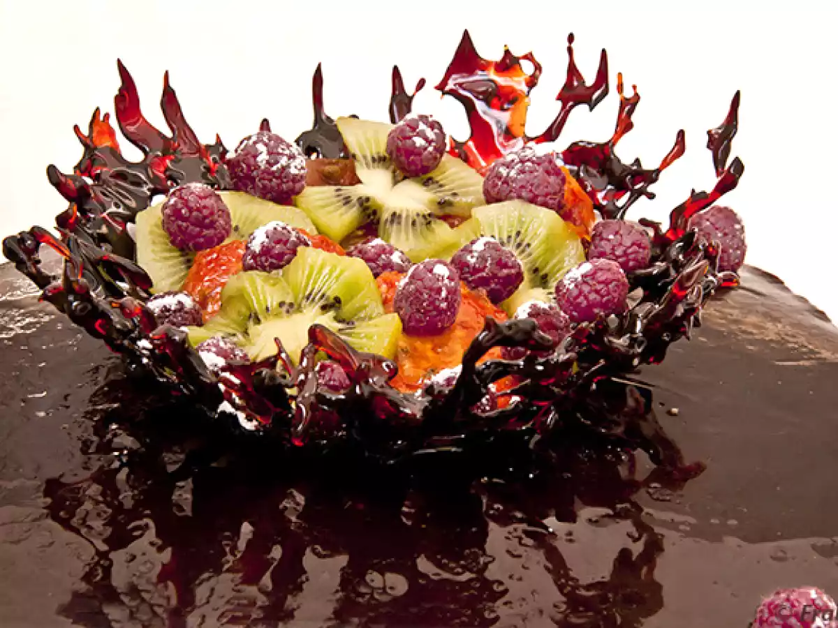 Tarta de crema de orujo y cesto de caramelo de frutas - foto 2