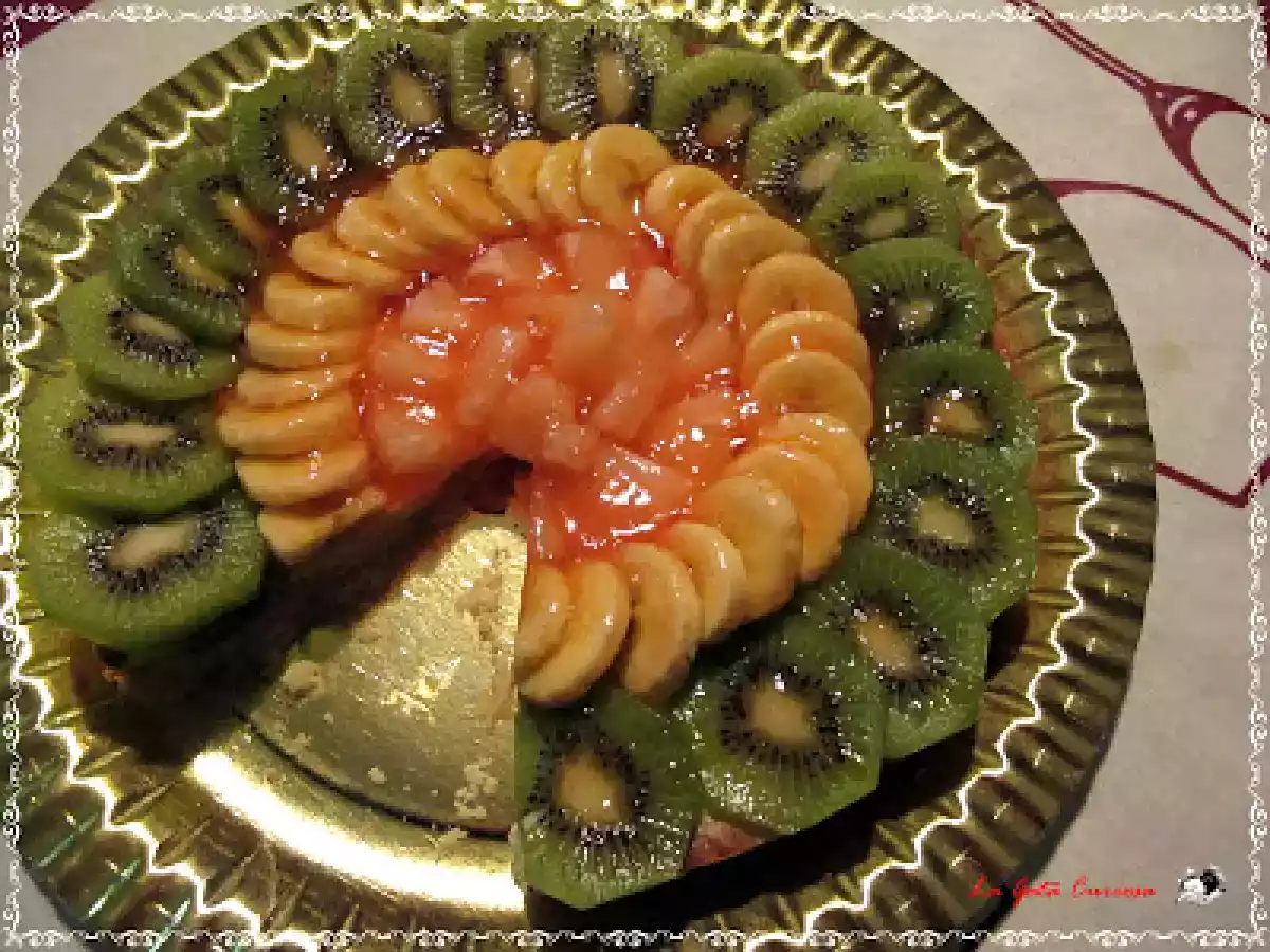 TARTA DE CREMA, KIWI, PLATANO Y PIÑA