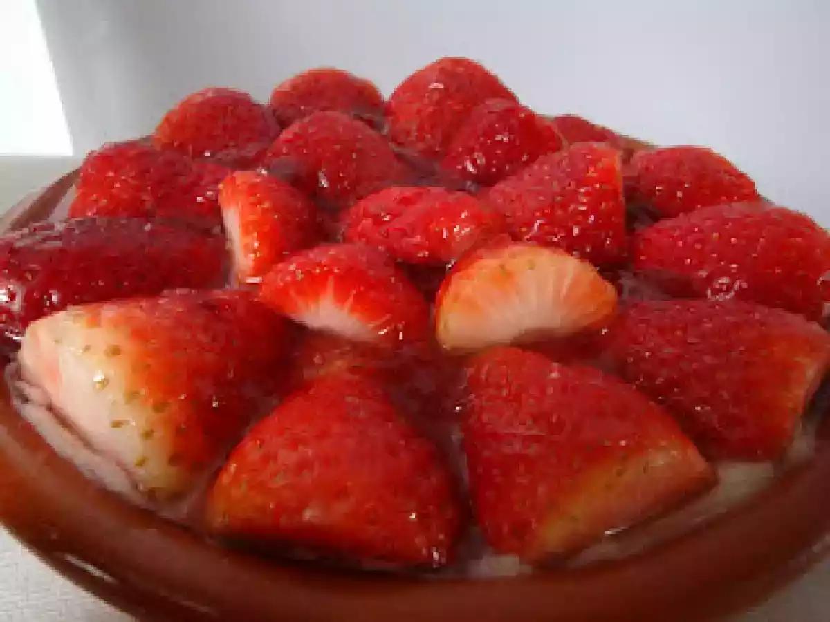 TARTA DE CREMA PASTELERA Y FRESAS - foto 4