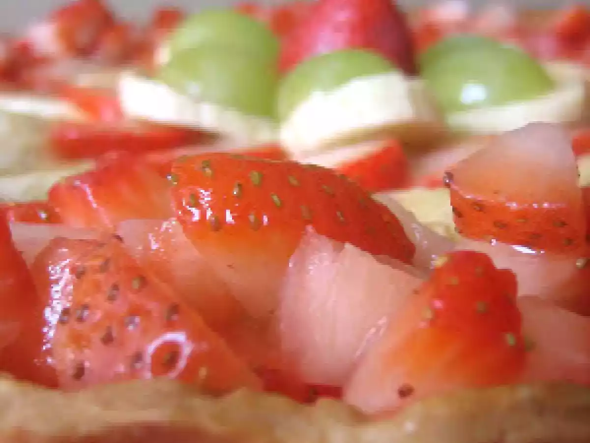 Tarta de crema pastelera y fruta - foto 3