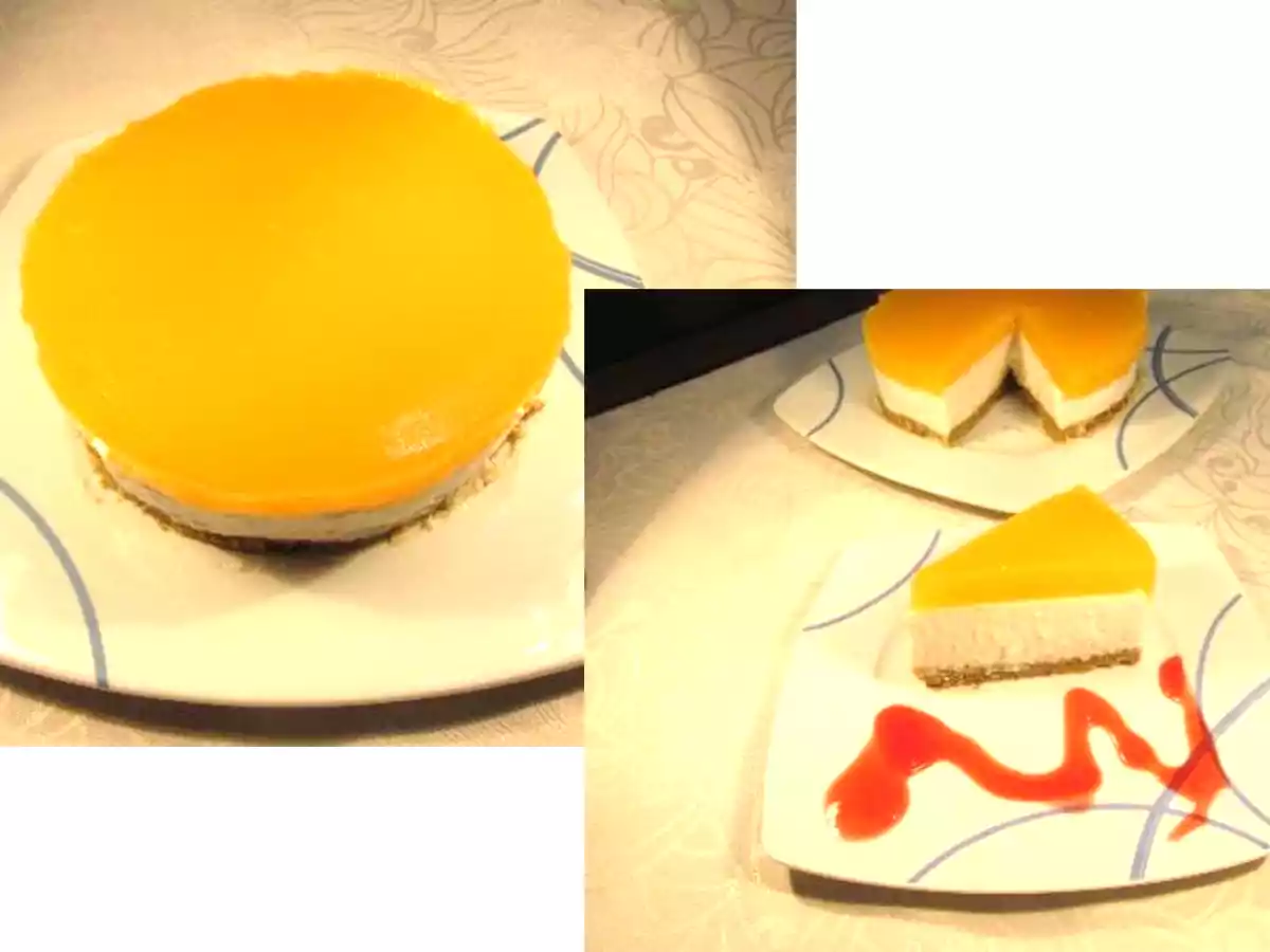 Tarta de cuajada, con mango y coco