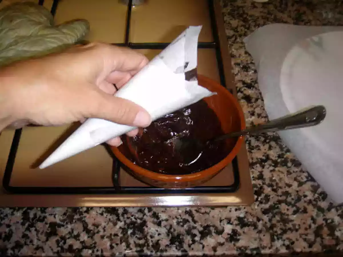 TARTA DE CUMPLEAÑOS DE HOJALDRE CON FRUTA. - foto 4