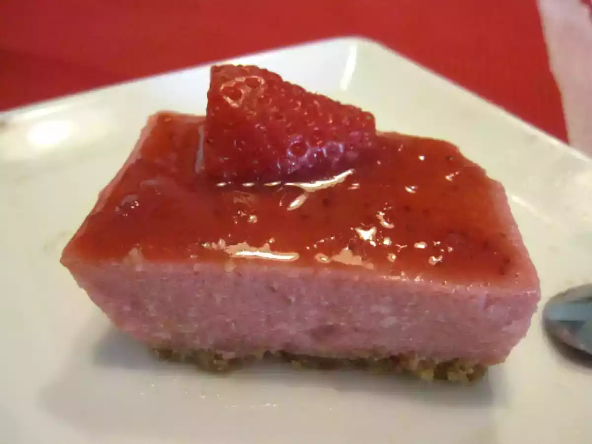 Tarta de fresa rápida, ligera, rica y que no engorda!