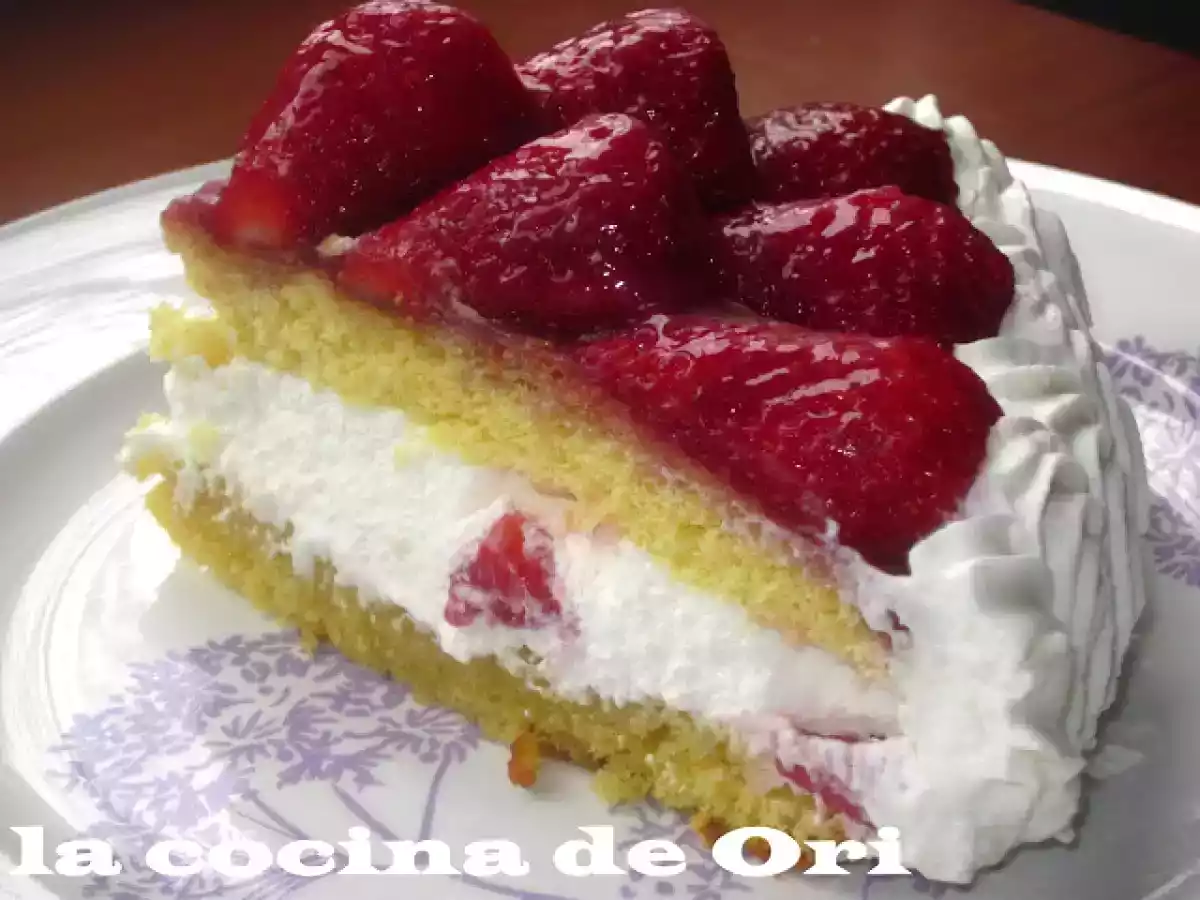 Tarta de fresas con nata - foto 2