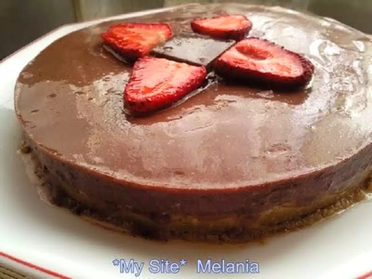 Tarta de fresas y chocolate