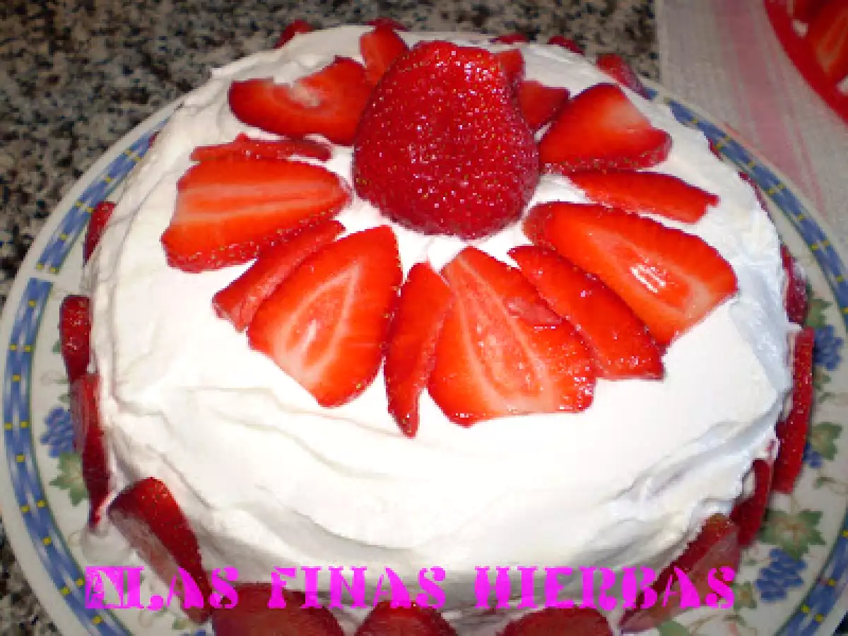 Tarta de fresas y nata
