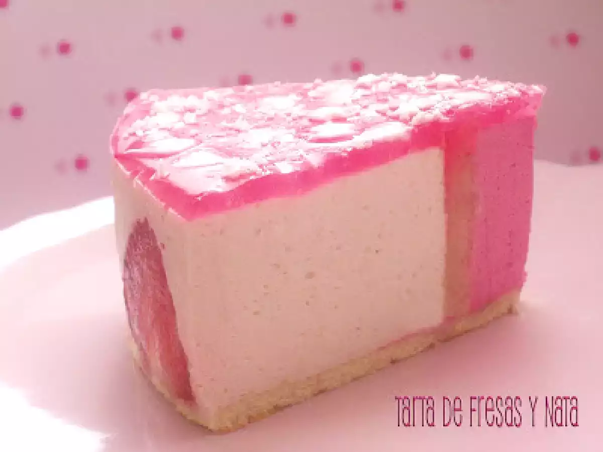 Tarta de fresas y nata