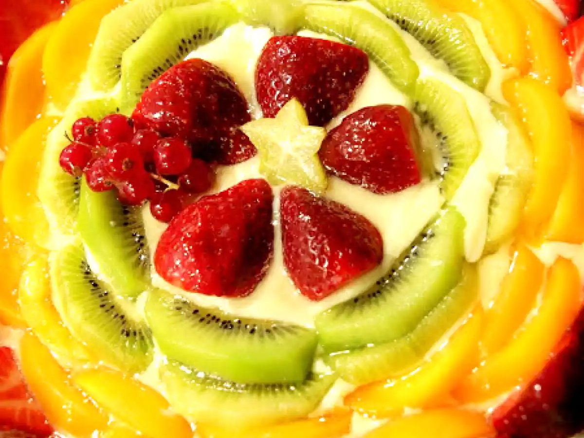 Tarta de frutas con crema de vainilla