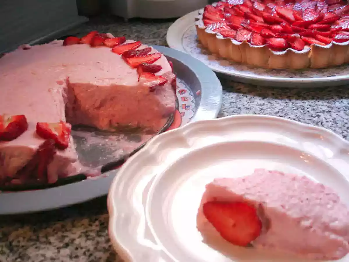 TARTA DE FRUTILLAS Y PASTELERA Y MOUSSE DE FRUTILLAS - foto 2