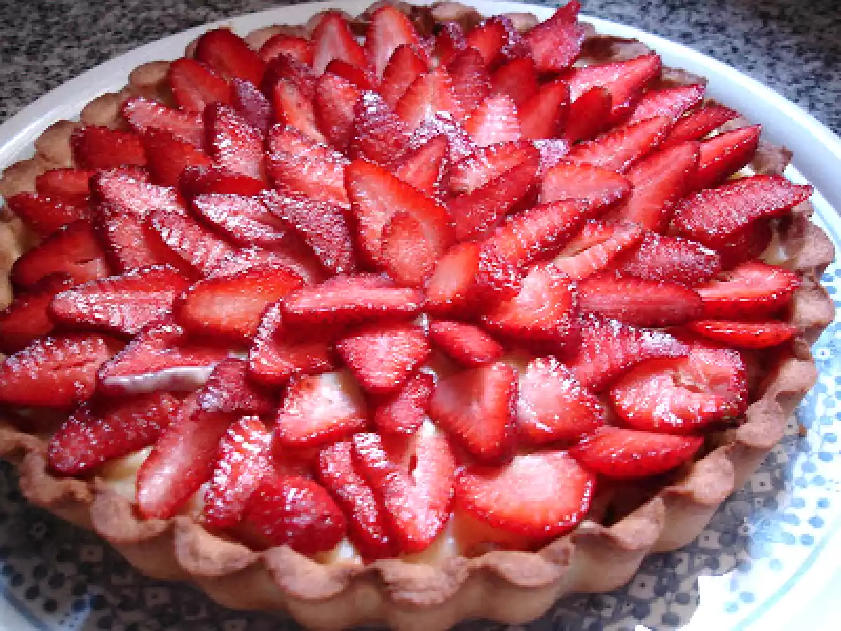 TARTA DE FRUTILLAS Y PASTELERA Y MOUSSE DE FRUTILLAS - foto 4