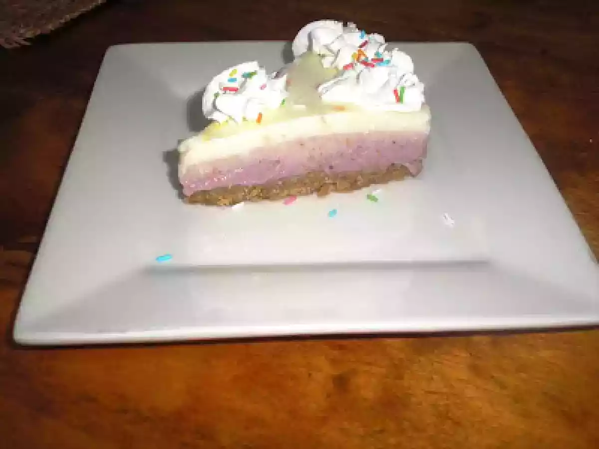 TARTA DE FRUTOS DEL BOSQUE, FRESA Y CUAJADA. - foto 3