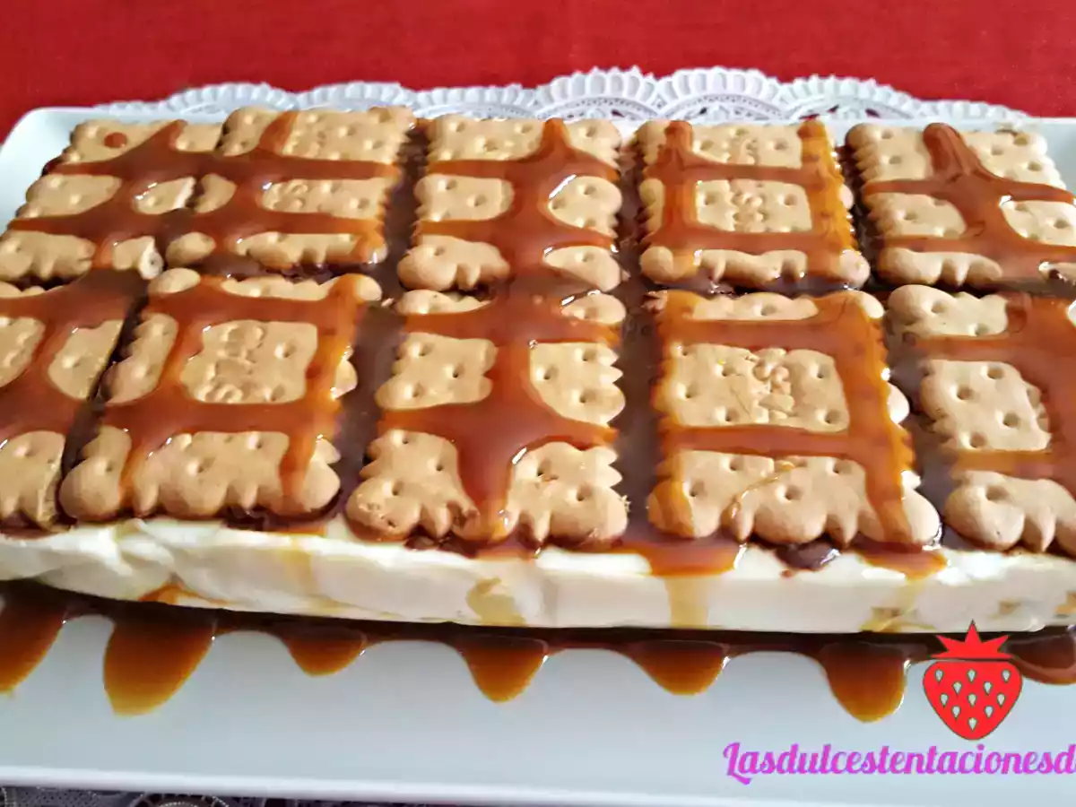 Tarta de galletas y crema de chocolate blanco