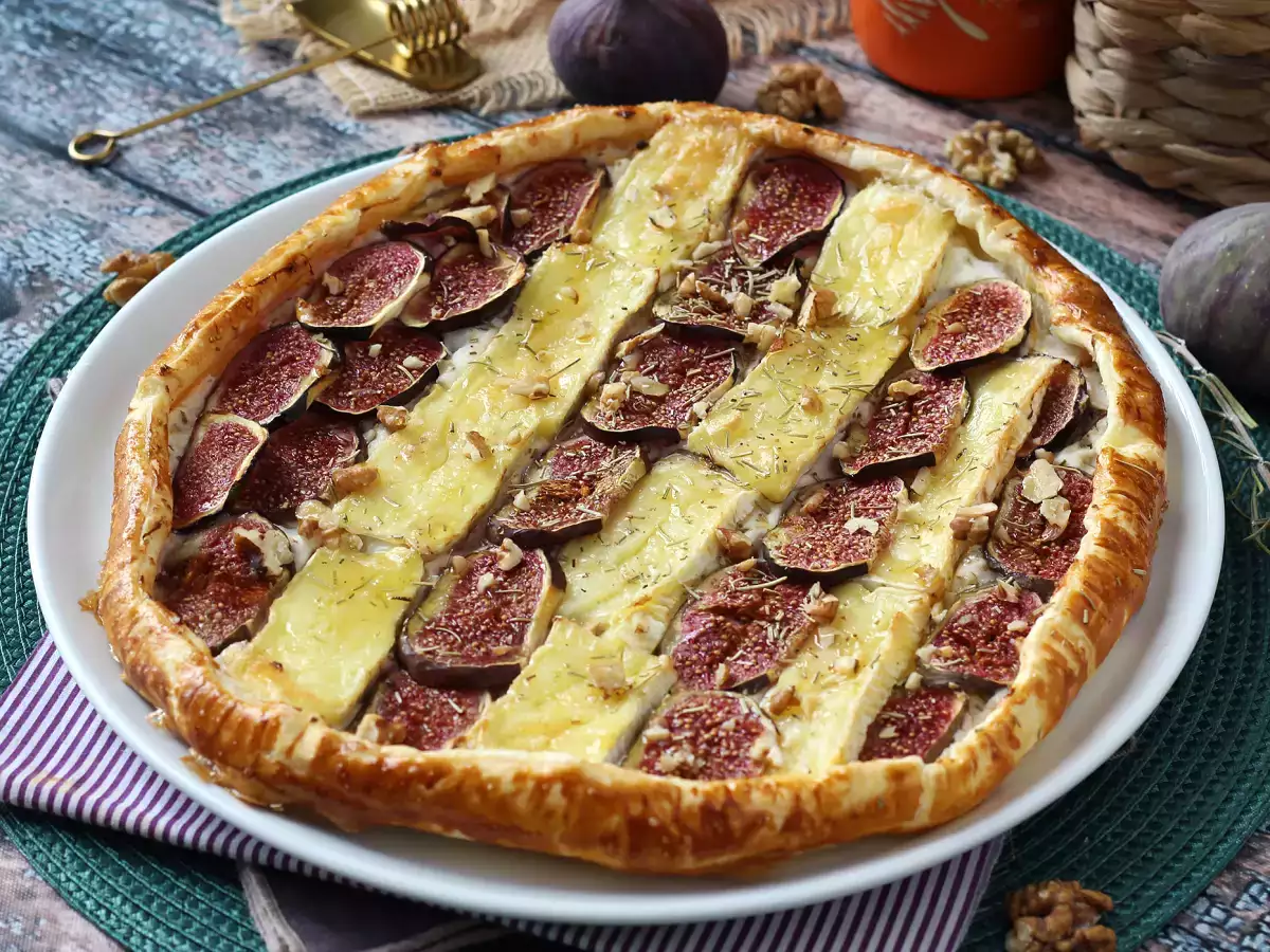 Tarta de hojaldre con higos, brie y nueces - foto 2